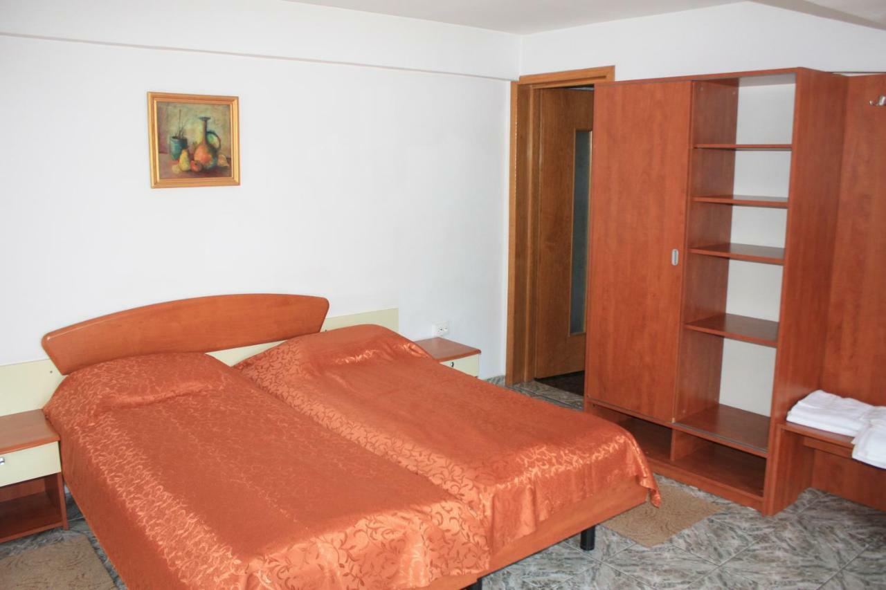 Vila Mihail Hotel Buşteni Exterior foto