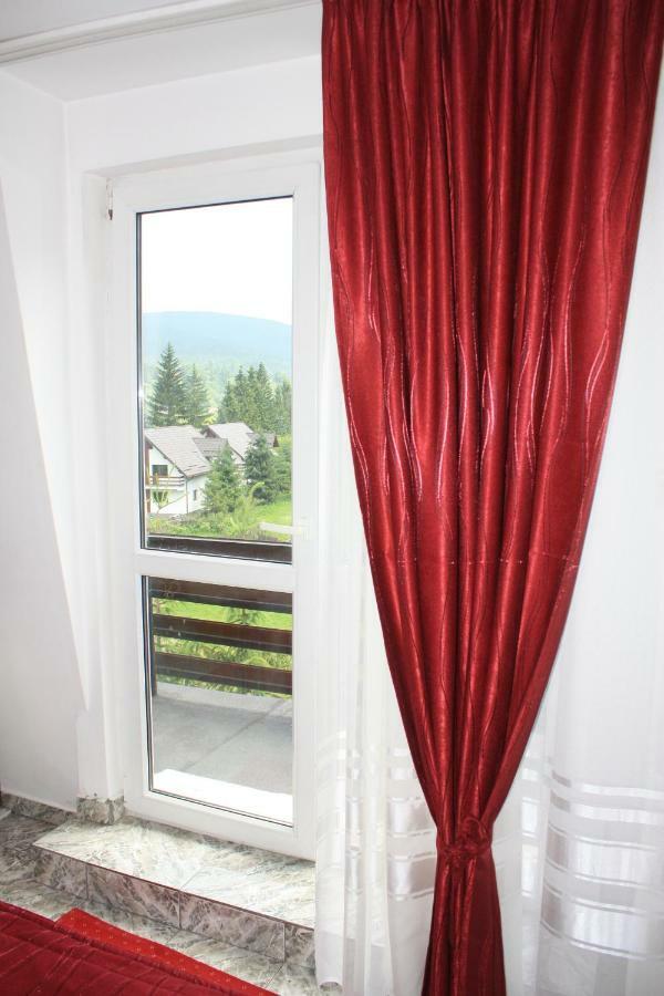 Vila Mihail Hotel Buşteni Exterior foto