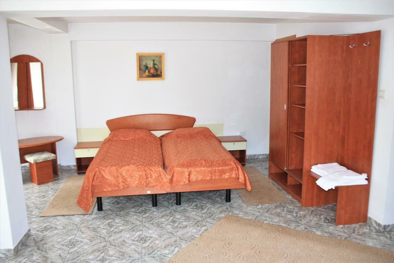 Vila Mihail Hotel Buşteni Exterior foto